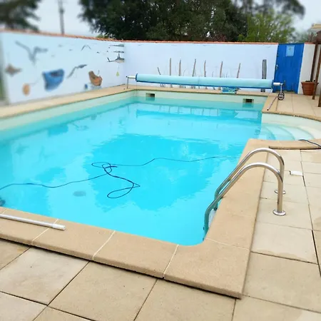 Chez Le Breton Des Marais 캠프장 Bois-de-Cené