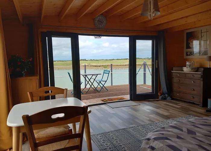 Кемпинг Chez Le Breton Des Marais Bois-de-Cene