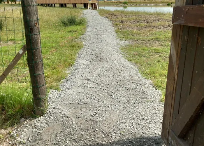 Кемпинг Chez Le Breton Des Marais Bois-de-Cene